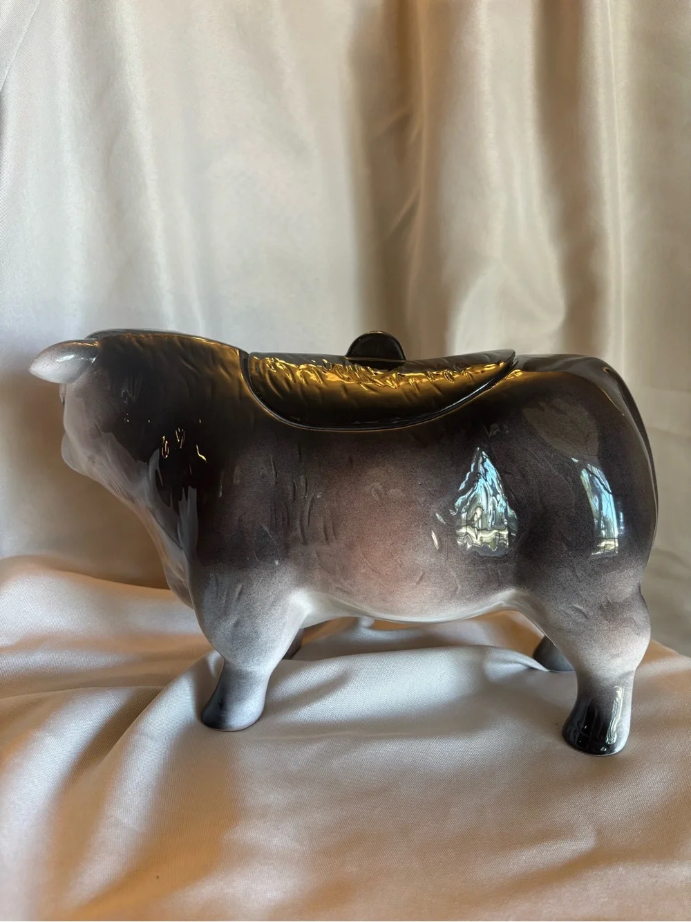 Ceramic Bull-shaped Cookie Jar / Planter